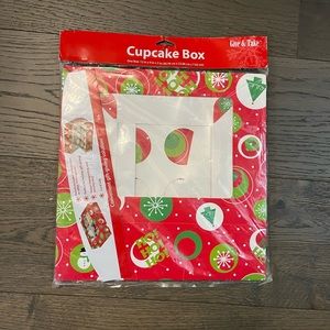 Cupcake box holder Christmas themed new sealed